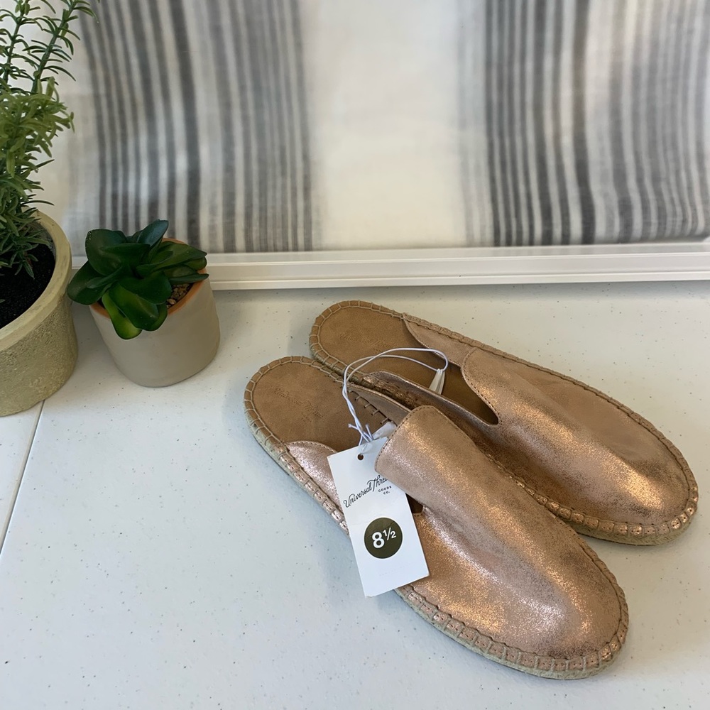 NWT Women’s Universal Thread Sandals size 8.5 $11 #30